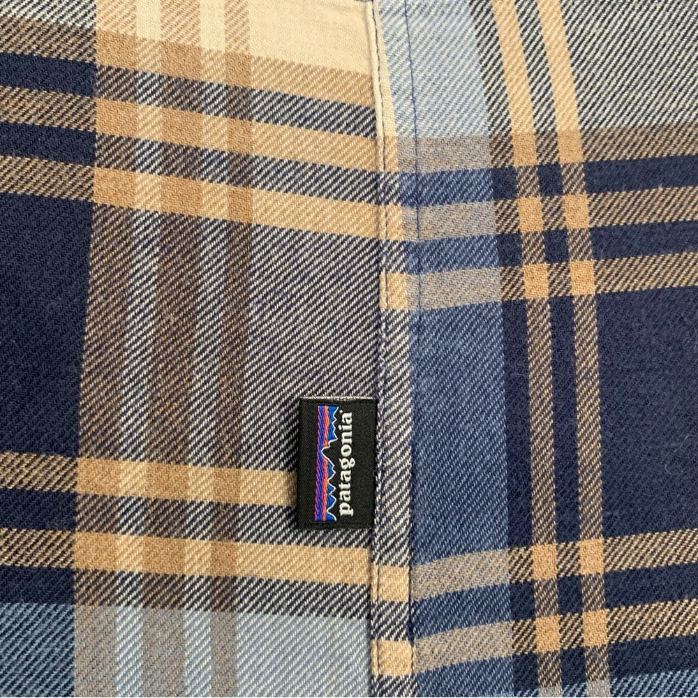 Patagonia Men’s Fjord Plaid Organic Cotton Lightweight Medium Work Shirt 54020 - Picture 7 of 14